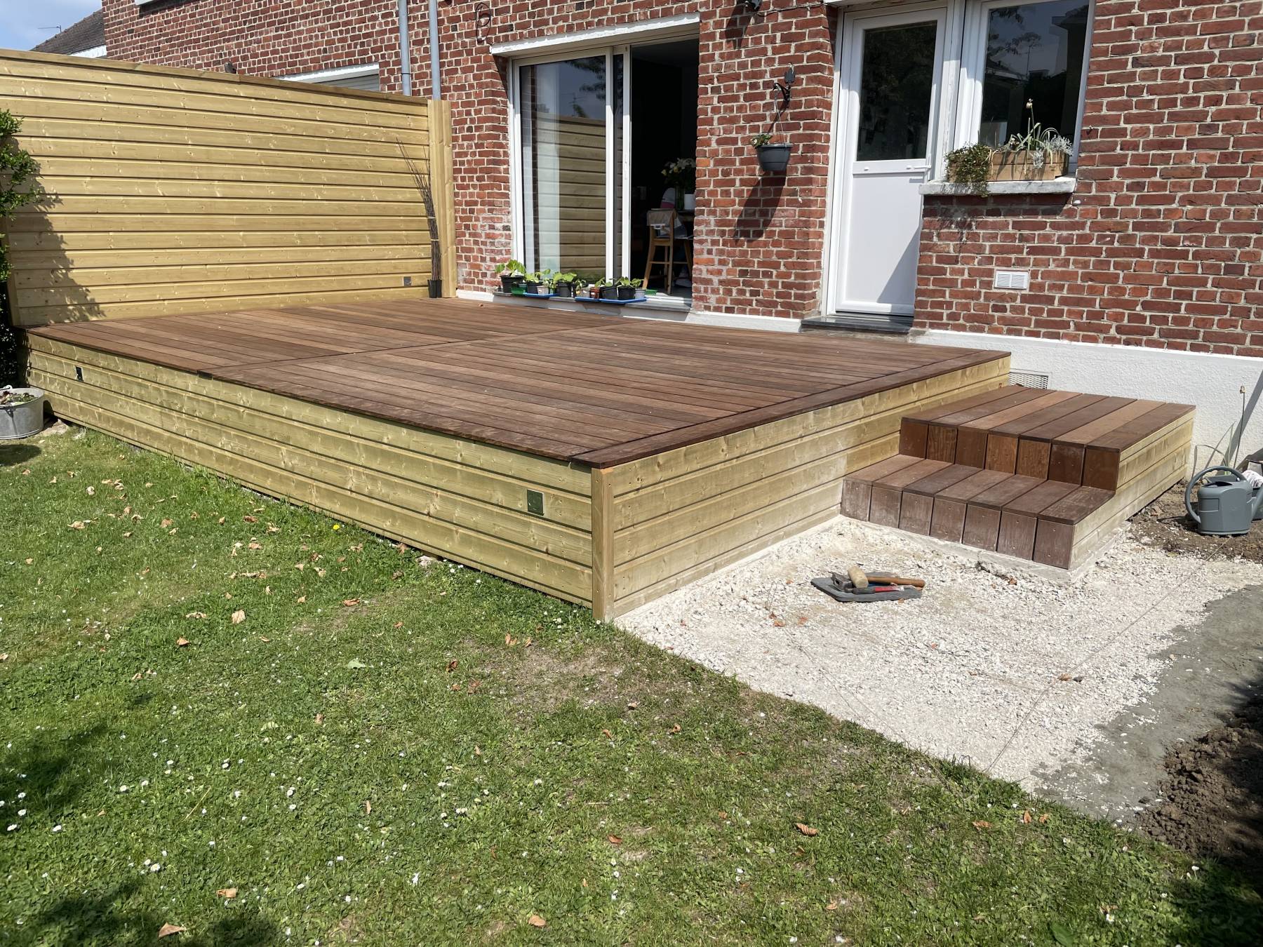 Création d’une terrasse en bois exotique à Valenciennes 